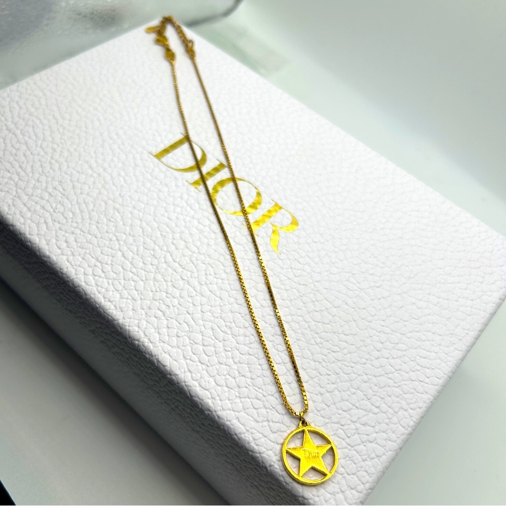 SOLD❤️ DIOR Gold Star Logo Circular Cutout Detail Necklace - Picture 3 of 11